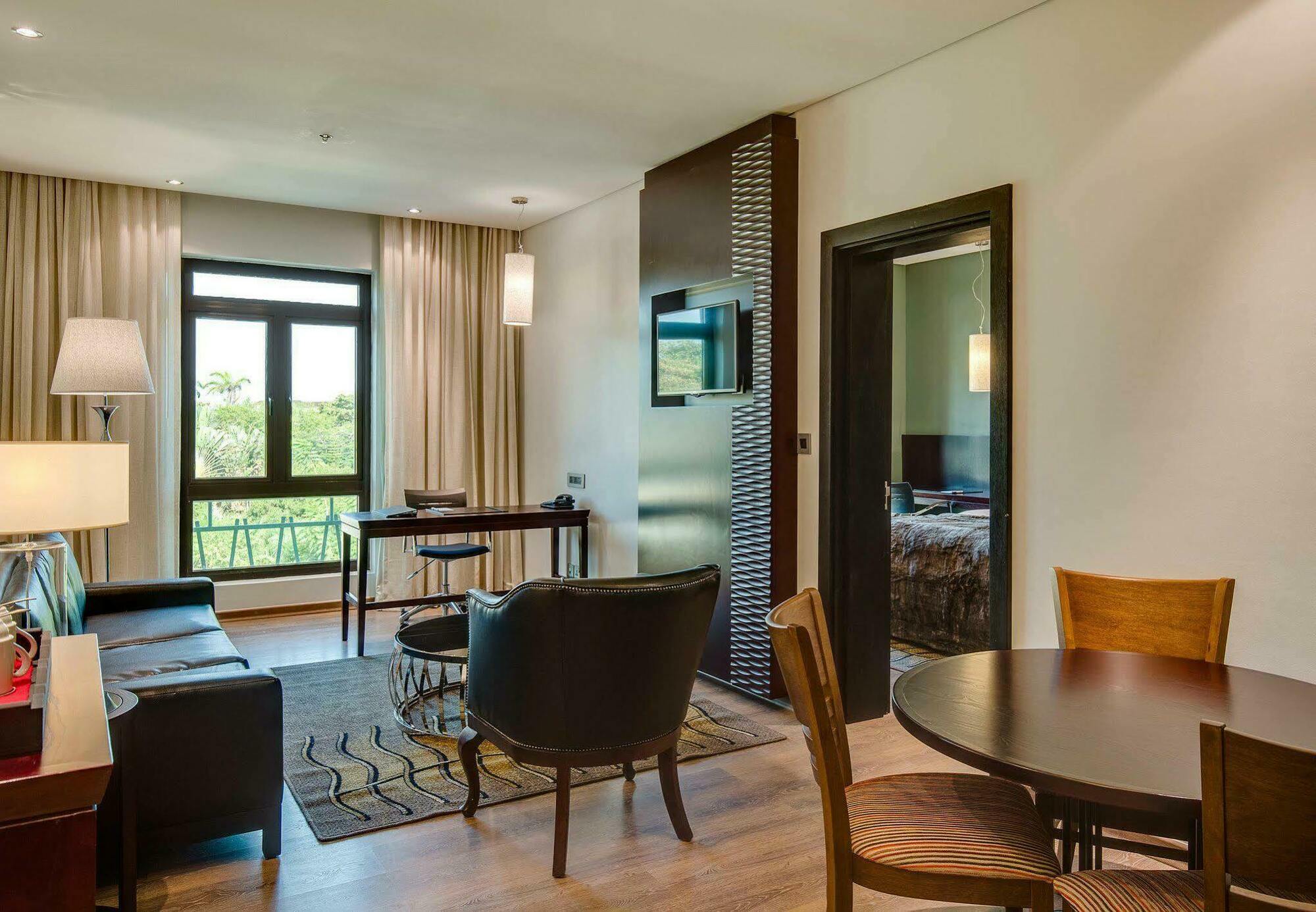 Alliance Hotel By Eagles Sekondi-Takoradi Екстер'єр фото